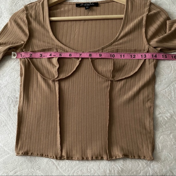 NWT Light Mocha Ribbed Long Sleeve Cropped Top - Picture 6 of 9